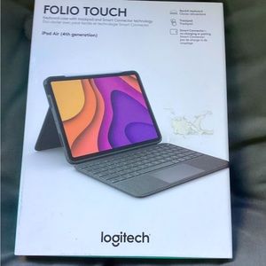 Logitech Keyboard Case iPad Air 4th Gen